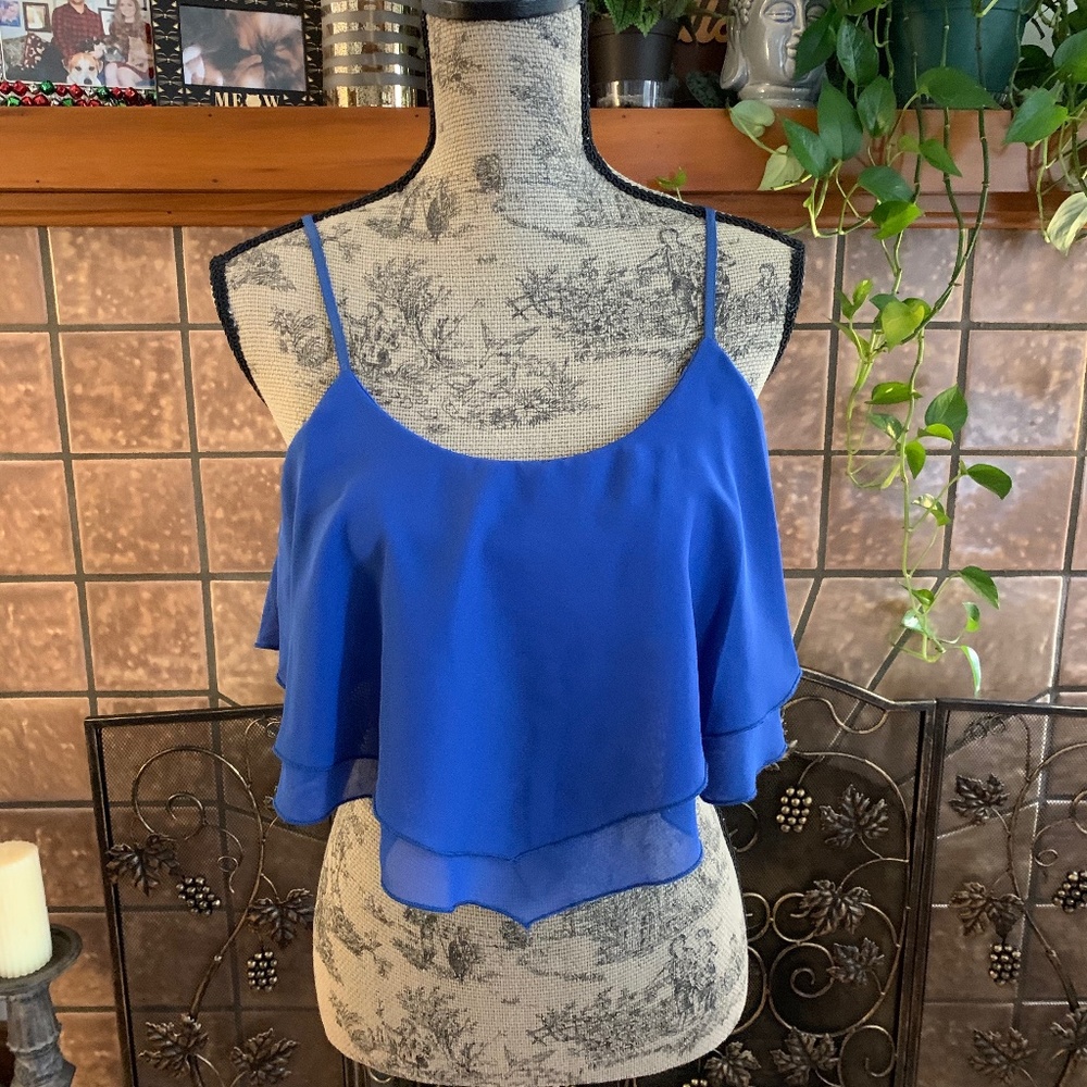 blue crop top